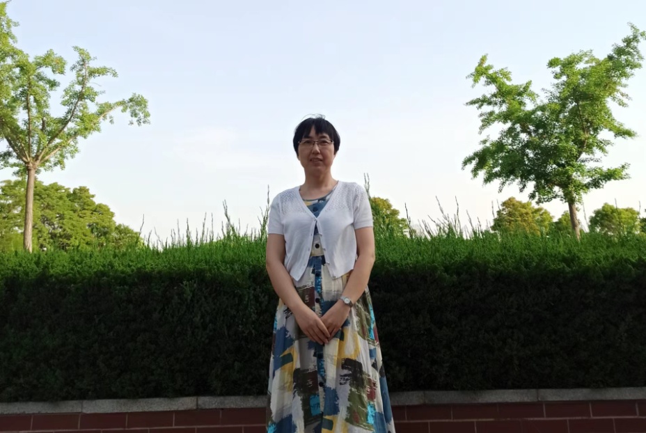 陈艳,女,1980年4月出生,江苏扬州人,中共党员,讲师,盐城工学院经济